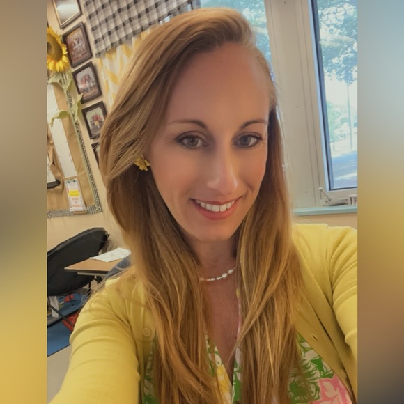 Meet your Posher, Vanessa - Picture 1 of 3